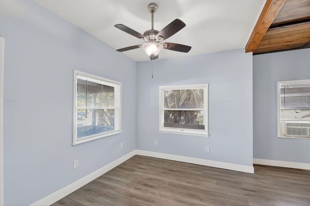 1006 S M Street, Lake Worth Beach, FL 33460