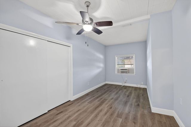 1006 S M Street, Lake Worth Beach, FL 33460