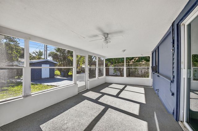 1006 S M Street, Lake Worth Beach, FL 33460