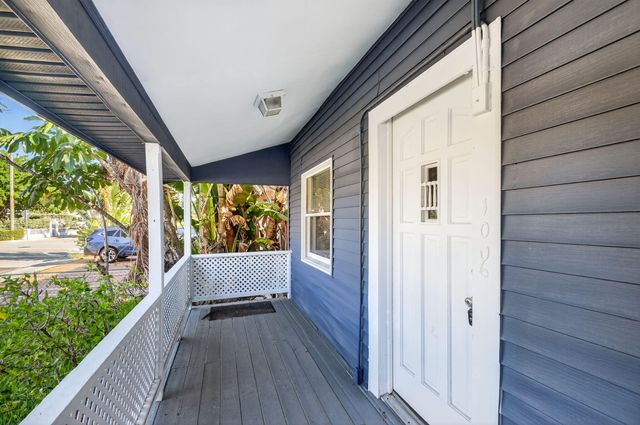 1006 S M Street, Lake Worth Beach, FL 33460