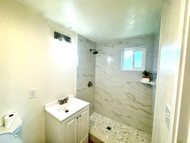 4777 E Butler Avenue, Fresno, CA 93702