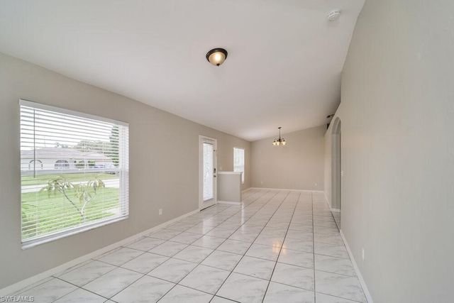 18 NE 17th AVE, Cape Coral, FL 33909