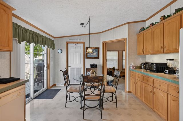 32 red tail trail Trail, Tiverton, RI 02878