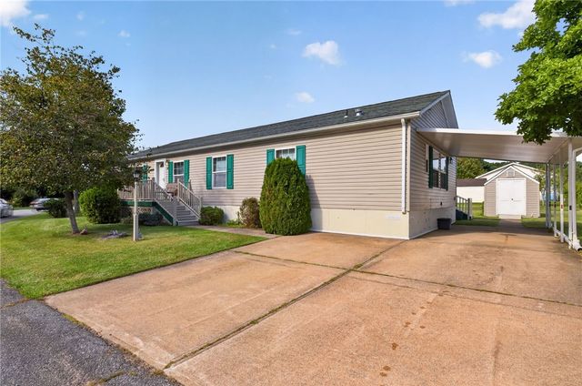 32 red tail trail Trail, Tiverton, RI 02878