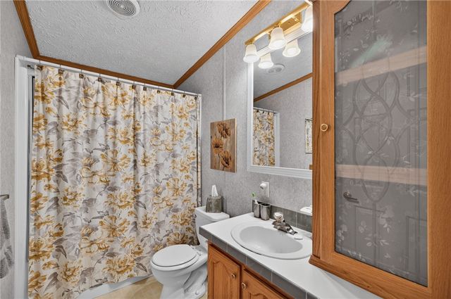 32 red tail trail Trail, Tiverton, RI 02878