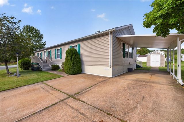 32 red tail trail Trail, Tiverton, RI 02878