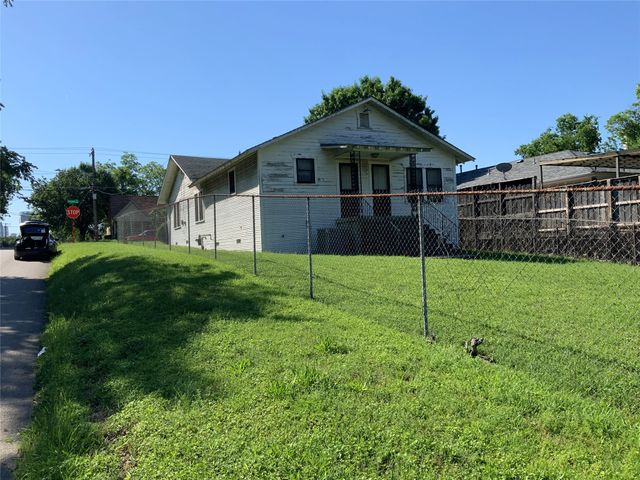 2247 Vagas Street, Dallas, TX 75219