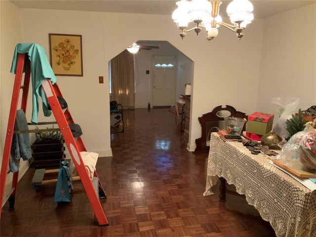 2247 Vagas Street, Dallas, TX 75219