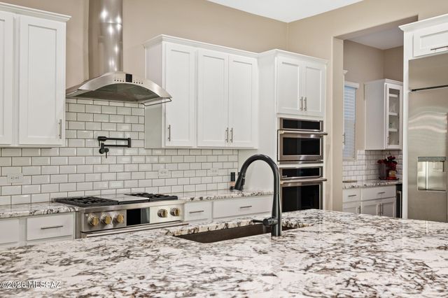 13725 N Hidden Springs Drive, Oro Valley, AZ 85755