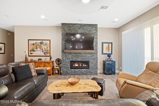 13725 N Hidden Springs Drive, Oro Valley, AZ 85755