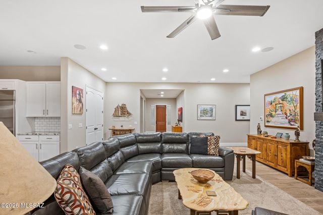 13725 N Hidden Springs Drive, Oro Valley, AZ 85755