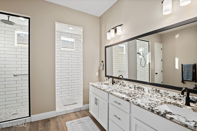 13725 N Hidden Springs Drive, Oro Valley, AZ 85755