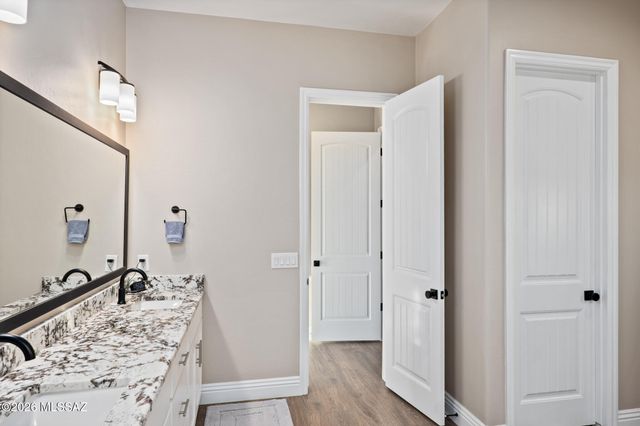 13725 N Hidden Springs Drive, Oro Valley, AZ 85755