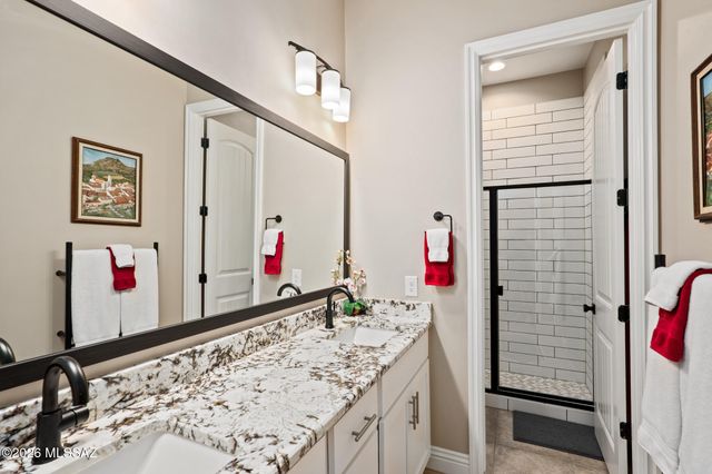 13725 N Hidden Springs Drive, Oro Valley, AZ 85755