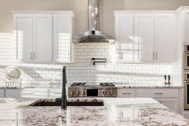 13725 N Hidden Springs Drive, Oro Valley, AZ 85755
