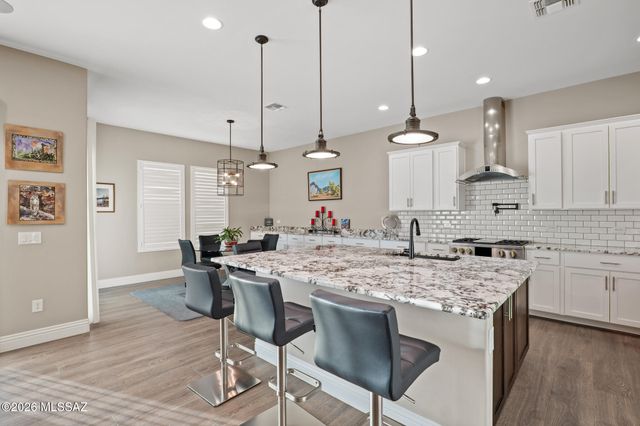 13725 N Hidden Springs Drive, Oro Valley, AZ 85755