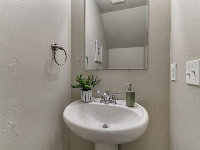 14825 Slippery Falls Falls, Oklahoma City, OK 73142