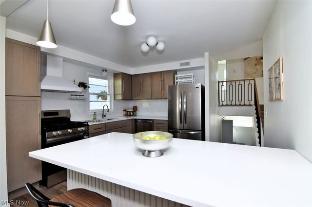 6413 Longridge Road, Mayfield Heights, OH 44124
