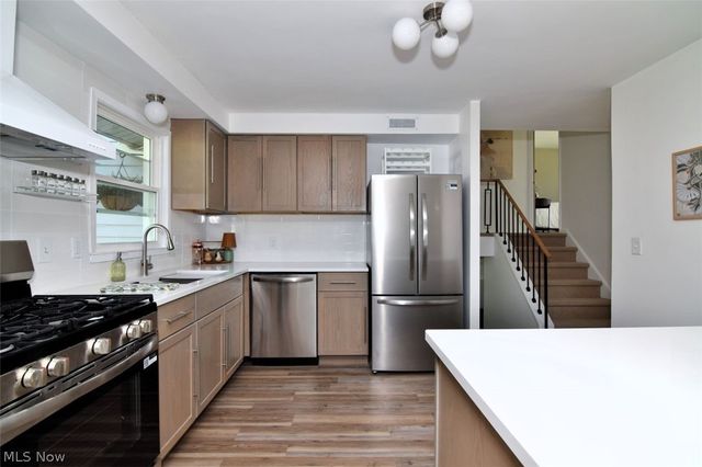 6413 Longridge Road, Mayfield Heights, OH 44124