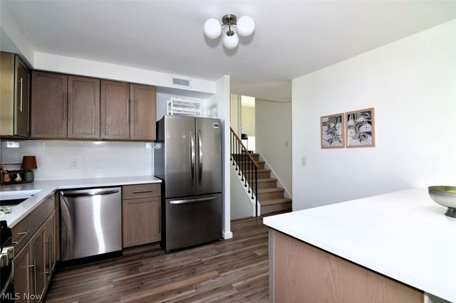 6413 Longridge Road, Mayfield Heights, OH 44124