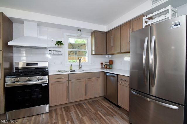 6413 Longridge Road, Mayfield Heights, OH 44124