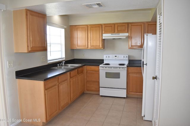 3134 Edgewood Drive NE, Palm Bay, FL 32905