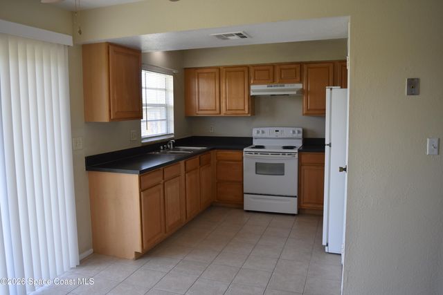 3134 Edgewood Drive NE, Palm Bay, FL 32905
