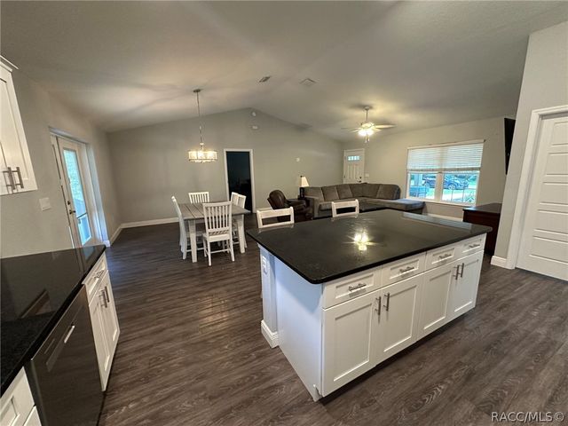 8434 N Vardon Road, Citrus Springs, FL 34434