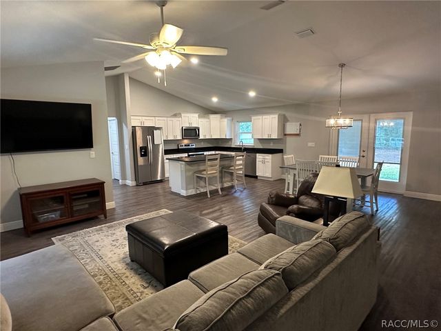 8434 N Vardon Road, Citrus Springs, FL 34434