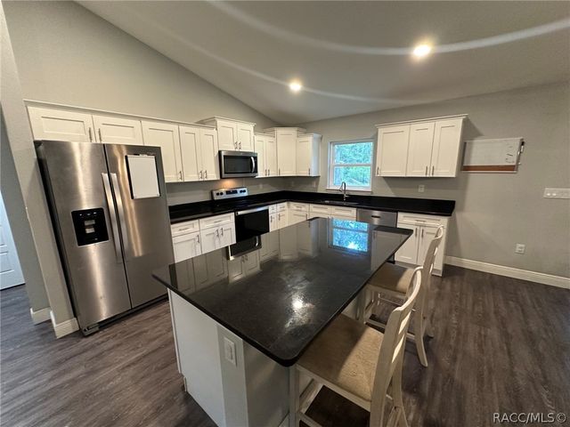 8434 N Vardon Road, Citrus Springs, FL 34434