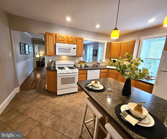 249 HIGHLAND AVE, Wayne, PA 19087