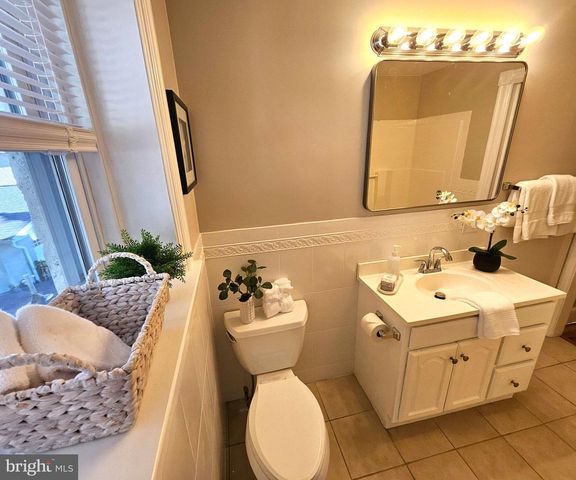 249 HIGHLAND AVE, Wayne, PA 19087