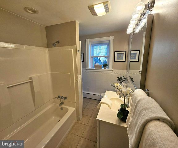 249 HIGHLAND AVE, Wayne, PA 19087