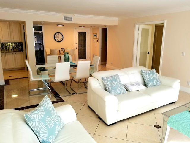 3570 S Ocean Boulevard 807, South Palm Beach, FL 33480