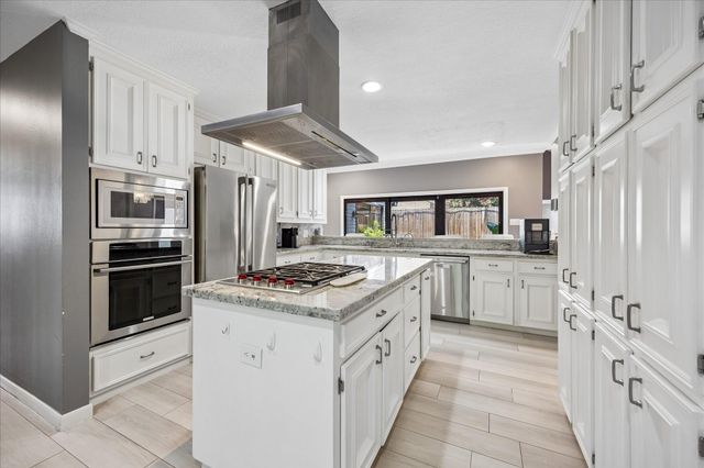 11646 Manor Park Drive, Houston, TX 77077
