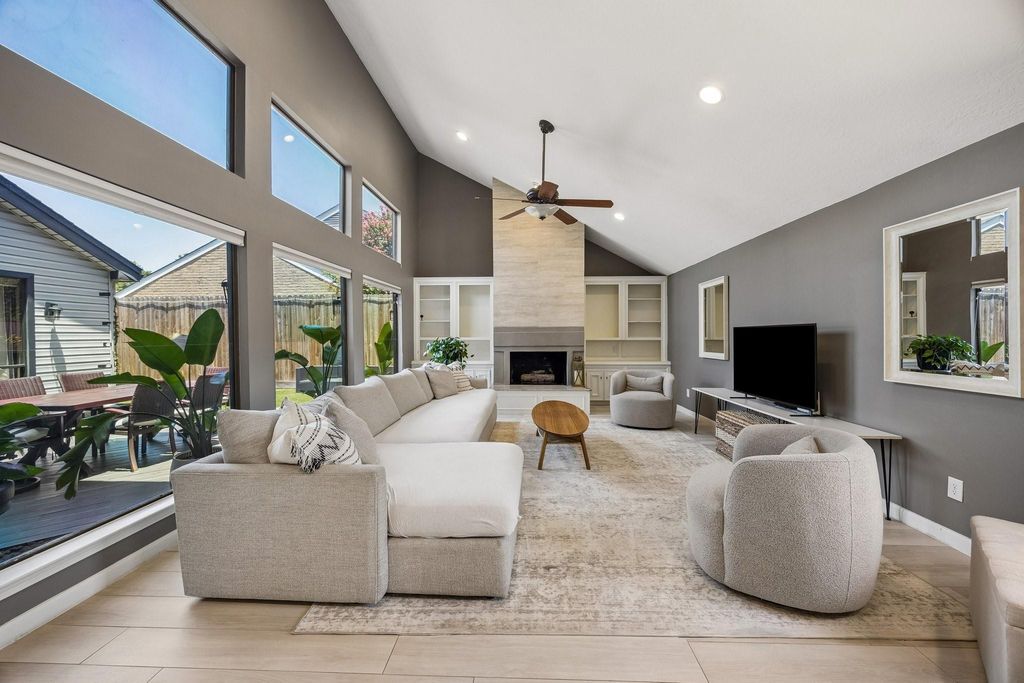 11646 Manor Park Drive, Houston, TX 77077