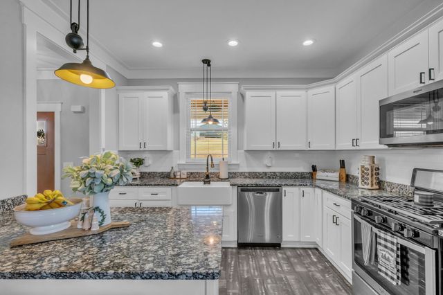 2008 Oldham Ter, Dickson, TN 37055