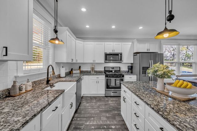 2008 Oldham Ter, Dickson, TN 37055