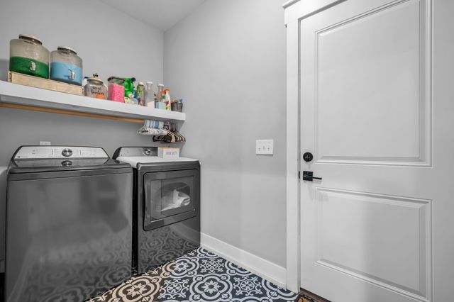 2008 Oldham Ter, Dickson, TN 37055