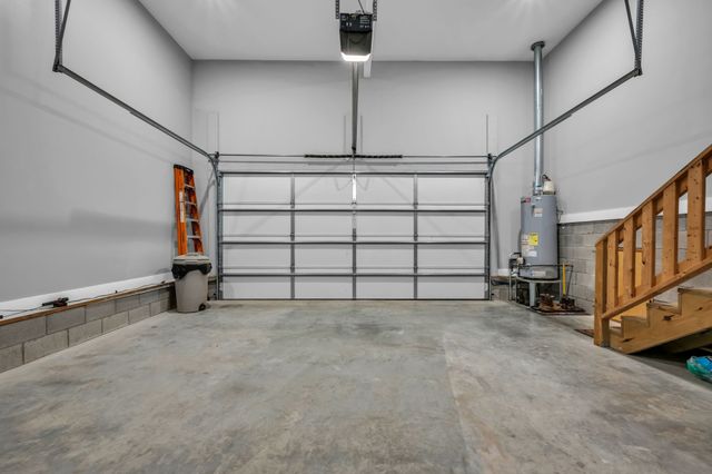 2008 Oldham Ter, Dickson, TN 37055