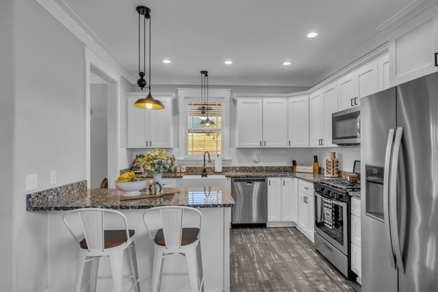 2008 Oldham Ter, Dickson, TN 37055