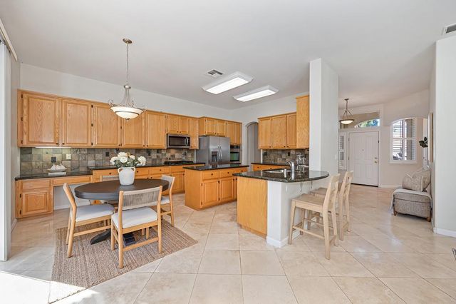 6221 Summer Cloud Dr, Rocklin, CA 95765