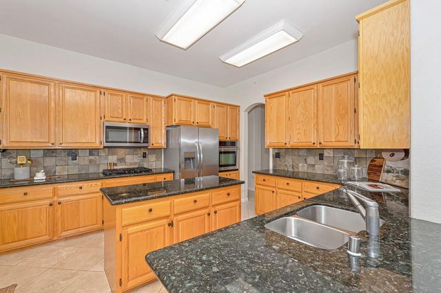 6221 Summer Cloud Dr, Rocklin, CA 95765