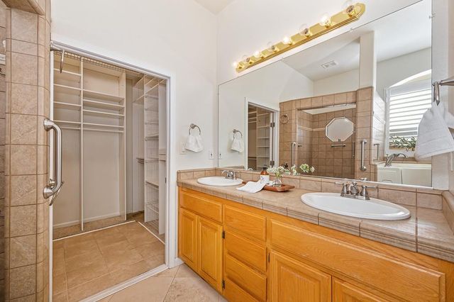 6221 Summer Cloud Dr, Rocklin, CA 95765