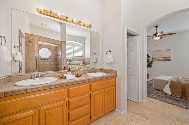 6221 Summer Cloud Dr, Rocklin, CA 95765