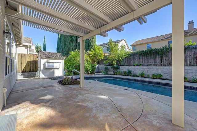 6221 Summer Cloud Dr, Rocklin, CA 95765