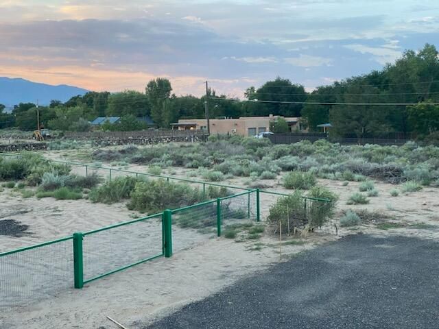 Loma Larga 147B Road, Corrales, NM 87048