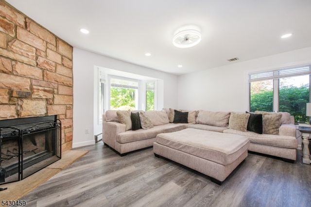 20 Knob Hill Rd, Washington Twp., NJ 07840