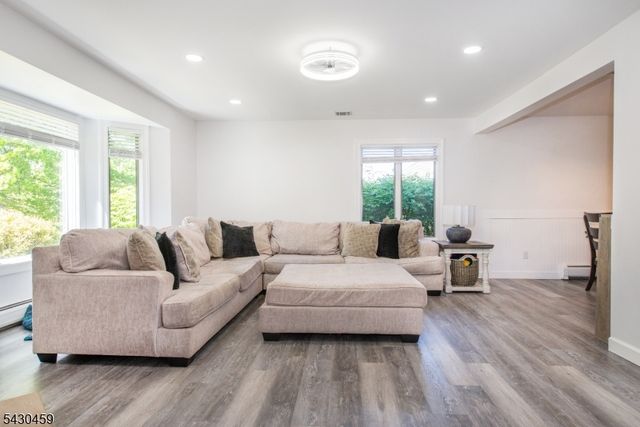20 Knob Hill Rd, Washington Twp., NJ 07840