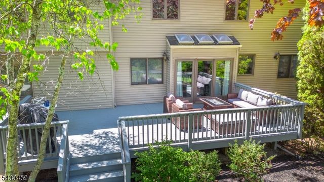 20 Knob Hill Rd, Washington Twp., NJ 07840